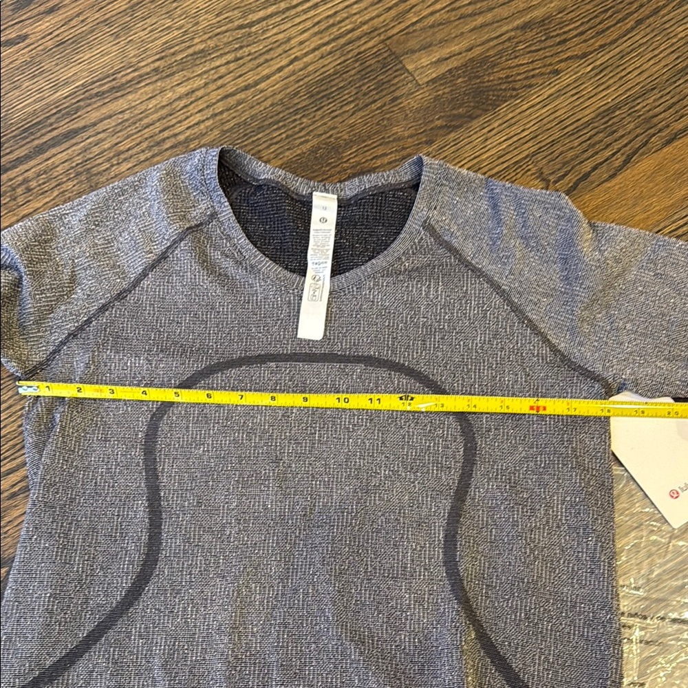 Lululemon Swiftly Tech Long-Sleeve Shirt 2.0 Waist Length Sparkle NWT size 12 - Picture 11 of 15